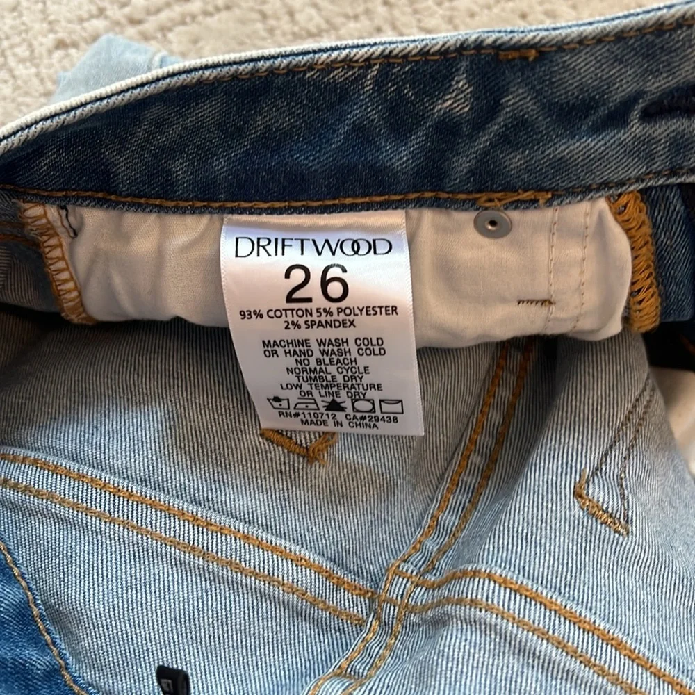 Driftwood Floral Embroidered Jeans - Picture 5 of 5